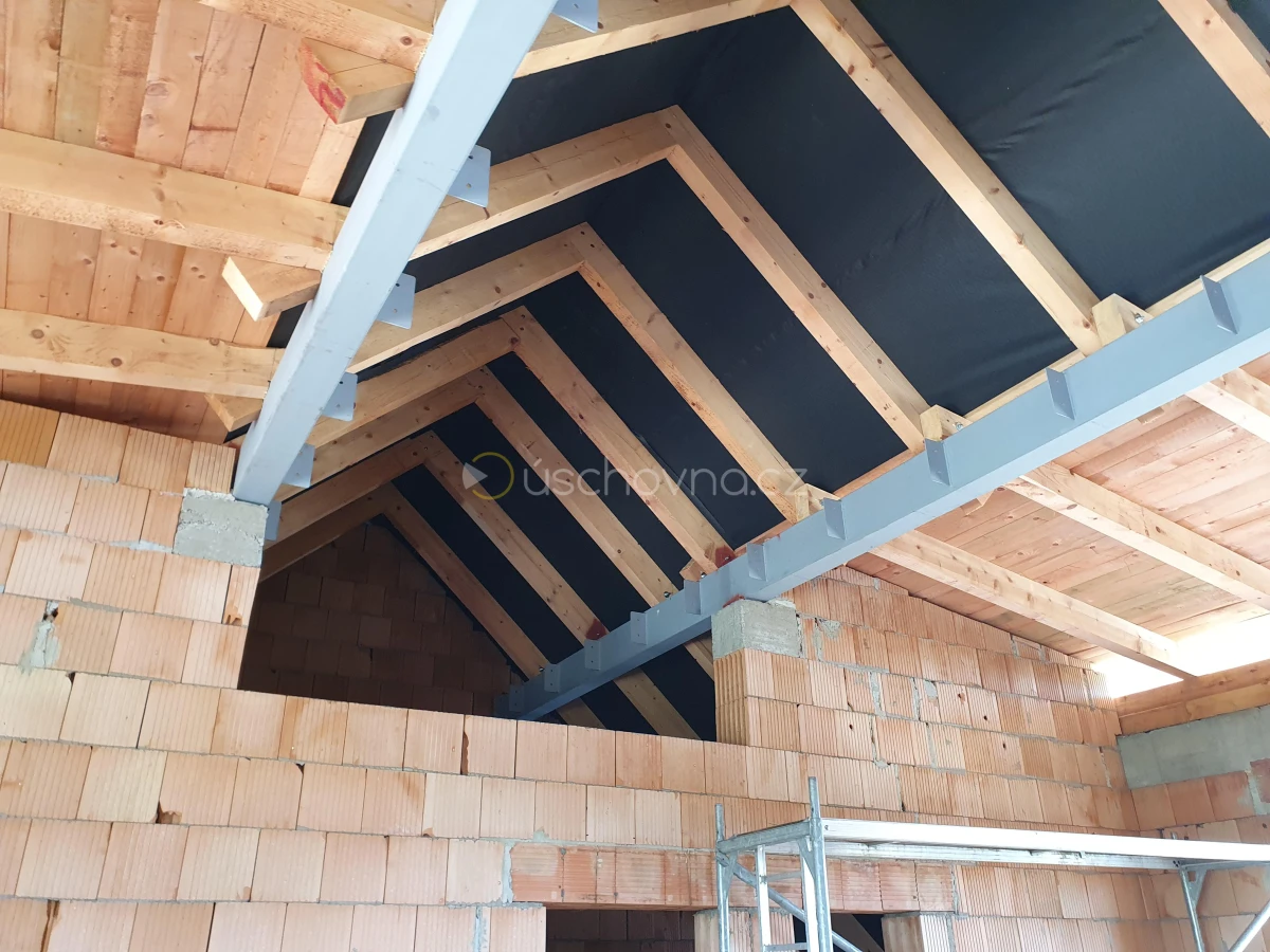 Parozábrana a střešní kustrukce