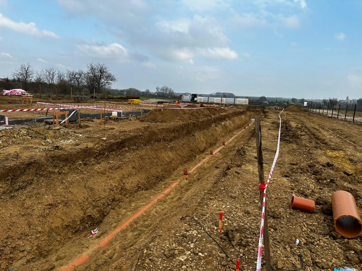 Realizace základových pasů prvního bloku 10ti rodinných domů